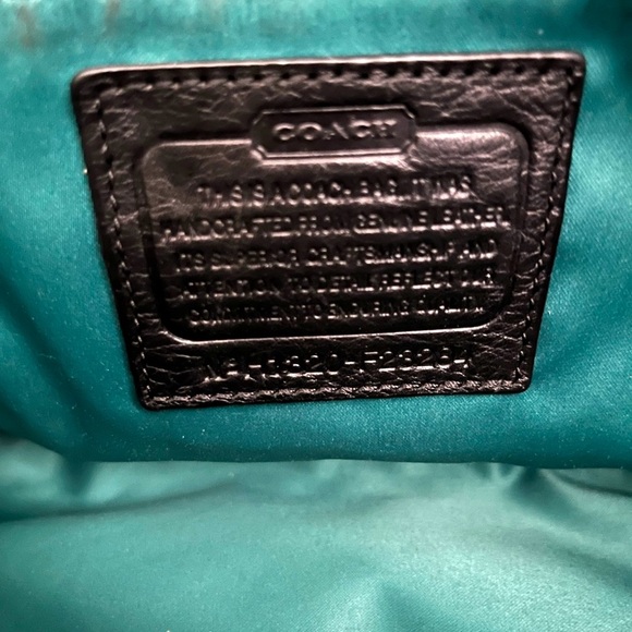 VGUC Coach authentic leather bag. 17 x 9h x 6w”. 9” drop handles. - Picture 2 of 4